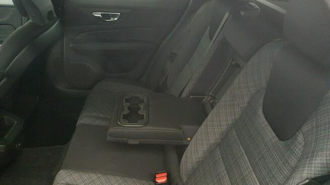 Volvo V60 B4 D Core ! Z Polskiego Salonu ! Faktura Vat !