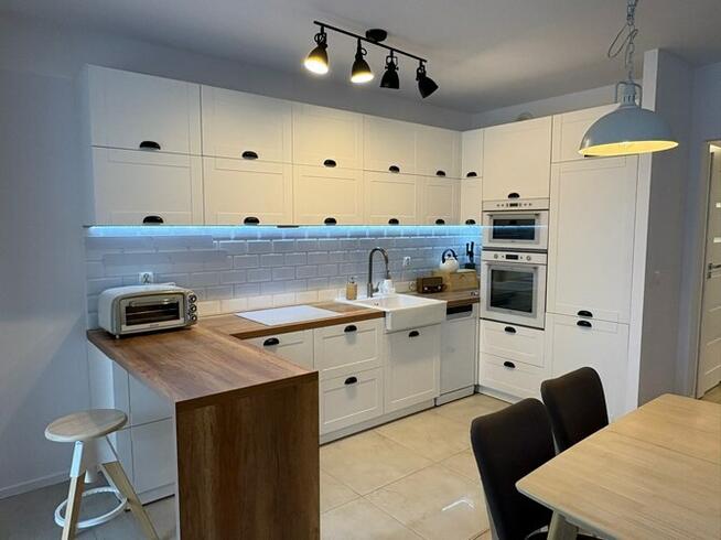 3 pokoje z garażem i balkonem- Wigilijna 2