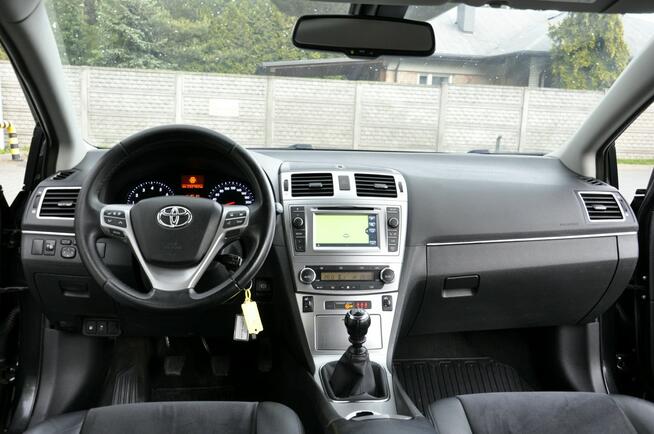 Toyota Avensis 1,8VVTi 147KM Executive/Navi/Alkantara/Alufelgi/Kamera/Ledy/PółSkóry