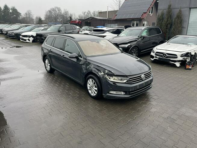 Volkswagen Passat Variant DSG Podgrzewanie Klimatronic: 3 strefy