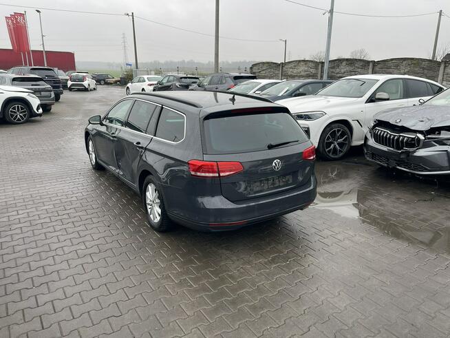 Volkswagen Passat Variant DSG Podgrzewanie Klimatronic: 3 strefy