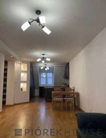 Dwupoziomowe mieszkanie na Ochocie