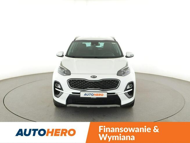 Kia Sportage niski przebieg automat 4x4 półskóra kamera navi bixenon tempomat