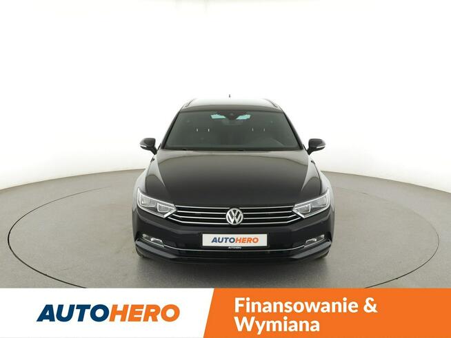 Volkswagen Passat DSG R-Line interior pack klima auto navi grzane fotele czujniki parkow