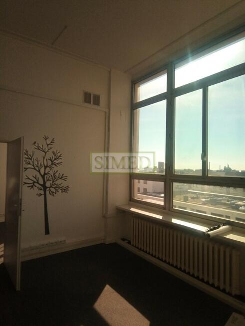 Dostęp 24h. 17 m2 ,wys. 3,4m recepcja , ochrona