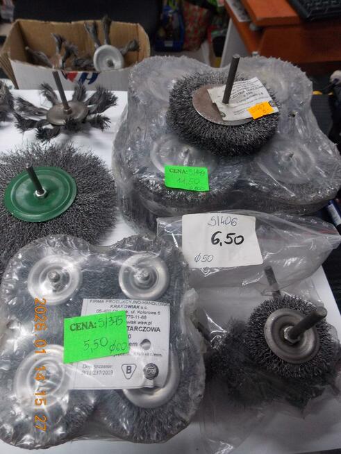 SZCZOTKA DRUCIANA TARCZOWA Z TRZPIENIEM