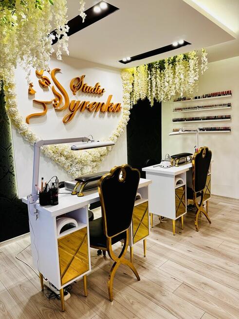 Zatrudnimy manicurzystkę - stylistkę paznokci