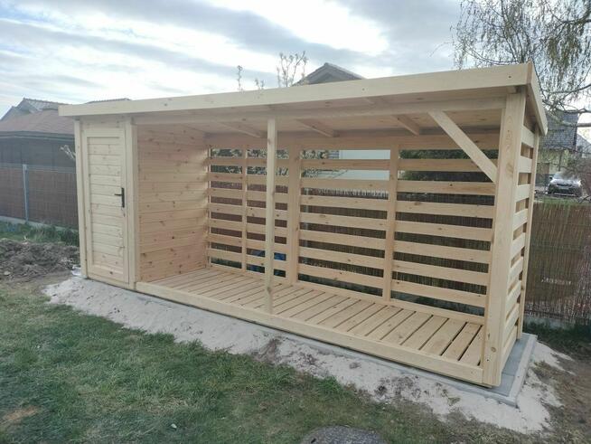 Drewutnia ze schowkiem domek