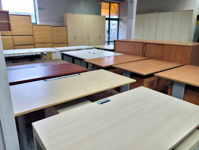 Meble biurowe używane ( biurka , szafy , krzesła , fotele )