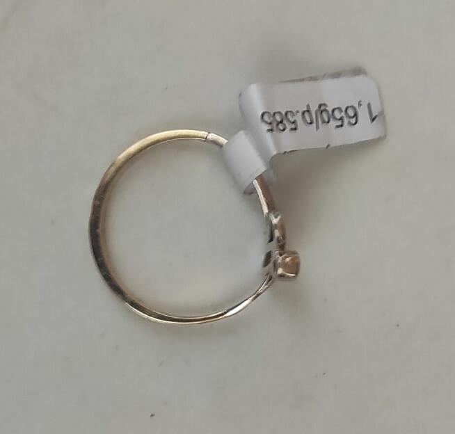 Pierścionek z brylantem 14K 585