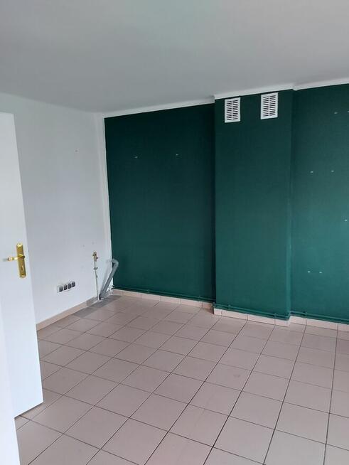 Lokal 70m2 do wynajęcia.