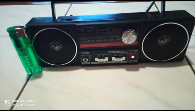 Małe radio tranzystorowe sprzedam