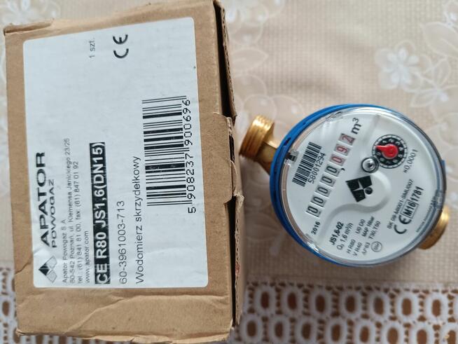 Sprzedam zawory i głowice do ogrzewania, oraz wodomierz