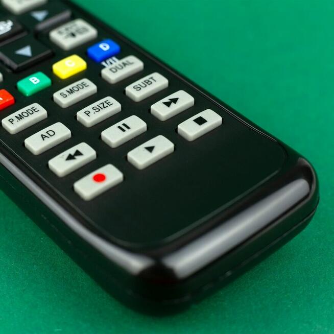 Pilot uniwersalny do dekodera TV HDMI