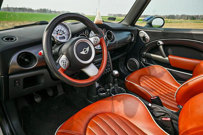 Mini Cooper Cabrio SIDEWALK