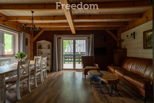 Wyjątkowy dom nad jeziorem Dąbrowa Wielka, Samin