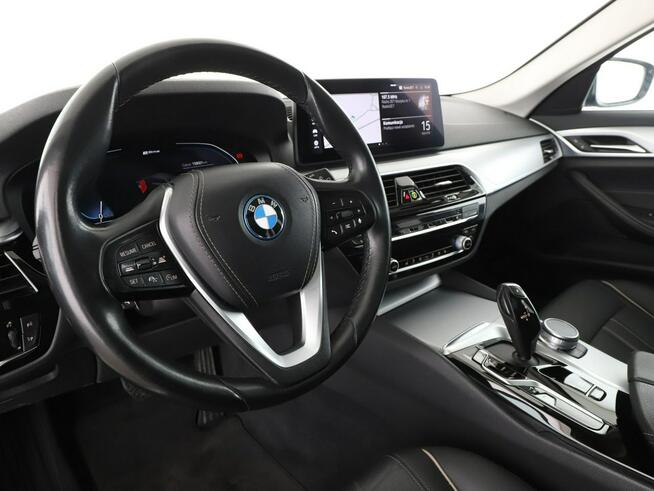 FV23 520e PHEV Automat Panorama Navi Tempomat Head-Up Grzana Skóra LED