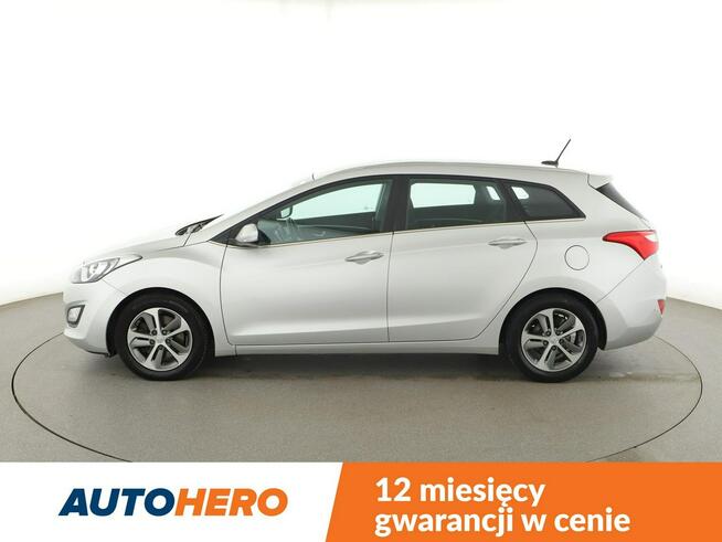 Hyundai i30 navi klima auto kamera i czujniki parkowania grzane fotele