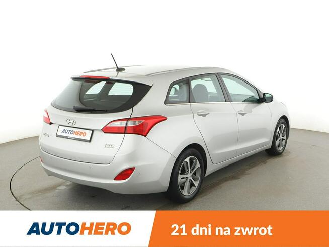 Hyundai i30 navi klima auto kamera i czujniki parkowania grzane fotele