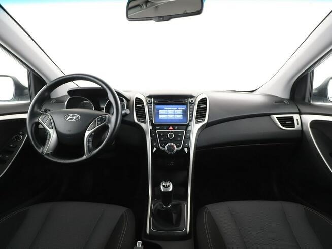 Hyundai i30 navi klima auto kamera i czujniki parkowania grzane fotele