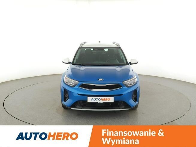 Kia Stonic automat klima auto grzane fotele navi kamera i czujniki parkowania