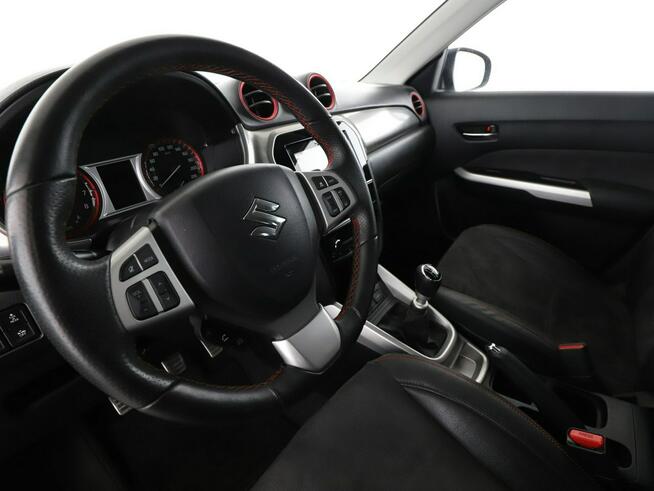 Suzuki Vitara skóra/alcantara navi klima auto grzane fotele kamera i czujniki parkow