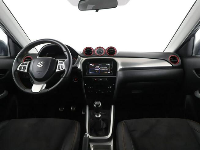 Suzuki Vitara skóra/alcantara navi klima auto grzane fotele kamera i czujniki parkow