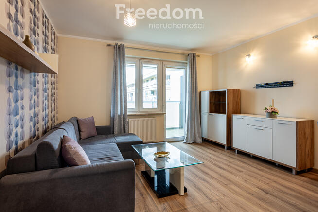 Mieszkanie 2 - pokojowe, blok z windą