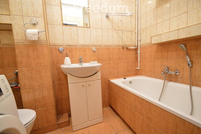 Kawalerka z balkonem.