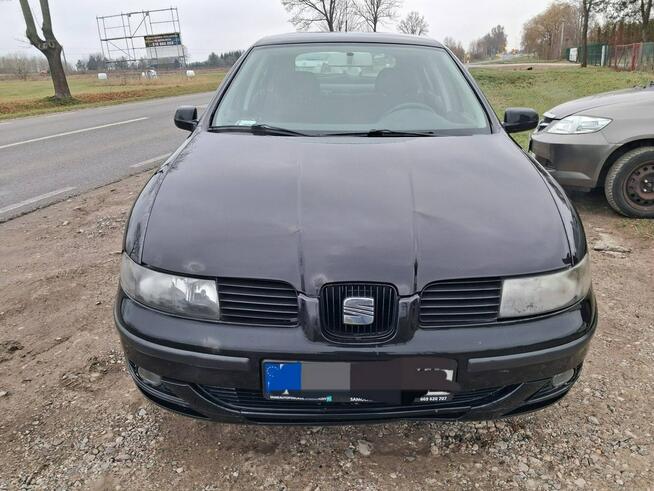 Seat Leon 1.6 czysta niezawodna benzynka czarny na alu.