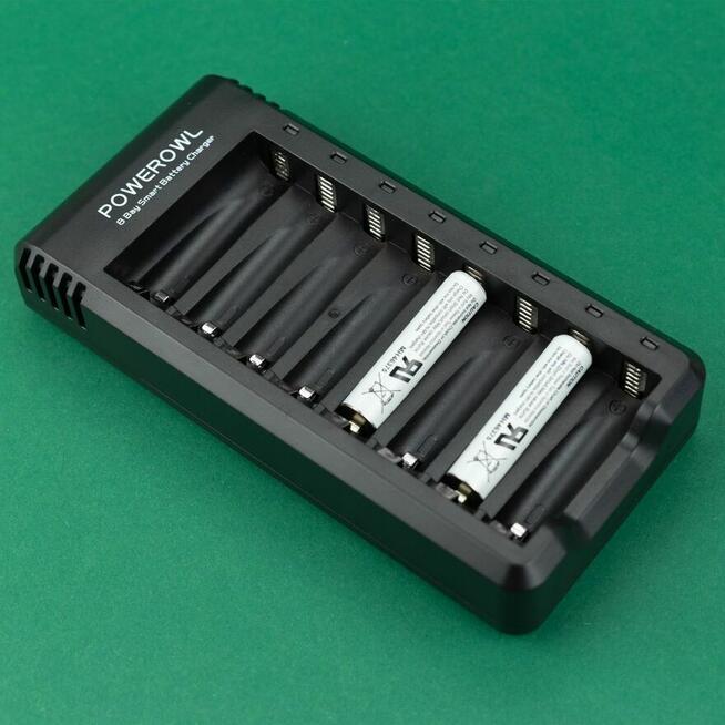 Ładowarka POWEROWL ZN825E 8x AA AAA + akumulatory