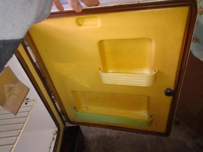 Lodówka elektryczna KRA SAP-N 1964 50L 90W 220V lata 60 Vint