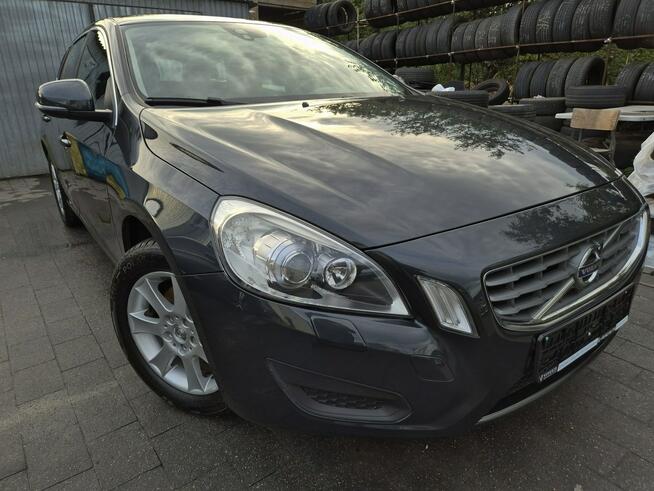 V60 2.0 D3 MOMENTUM 136KM XENON skóra NAVI pdc SERWIS bezwypadek 2014