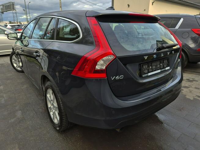 V60 2.0 D3 MOMENTUM 136KM XENON skóra NAVI pdc SERWIS bezwypadek 2014