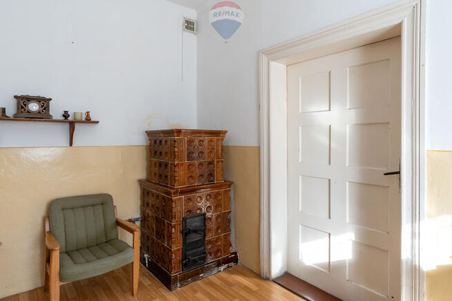 Działka zabudowana starą szkołą|jez.Niepruszewskie