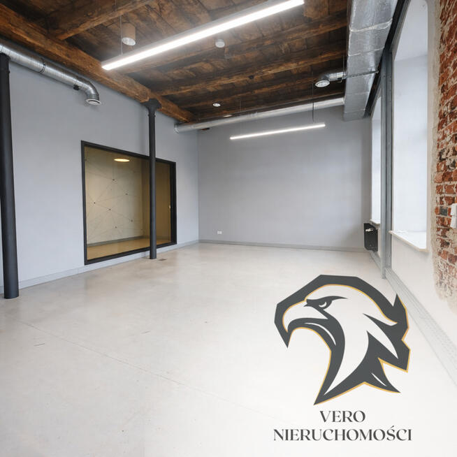 Nie nosi garnituru i ma charakter