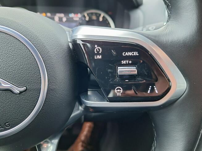 Jaguar XE 2.0D I4 204 KM AWD Auto SE 2023 EigerGrey /Skóra/ LED/ SalonPL / FV23%