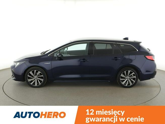 Toyota Corolla 184KM półskóra navi kamera grzane fotele ładowarka indukcyjna hak ACC