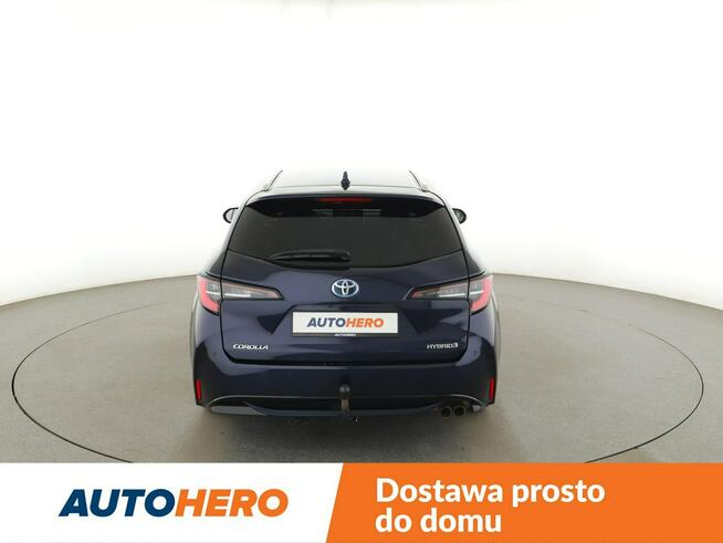 Toyota Corolla 184KM półskóra navi kamera grzane fotele ładowarka indukcyjna hak ACC