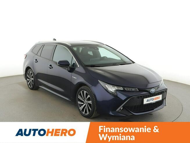 Toyota Corolla 184KM półskóra navi kamera grzane fotele ładowarka indukcyjna hak ACC