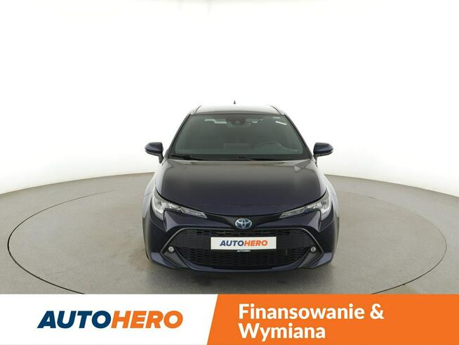 Toyota Corolla 184KM półskóra navi kamera grzane fotele ładowarka indukcyjna hak ACC