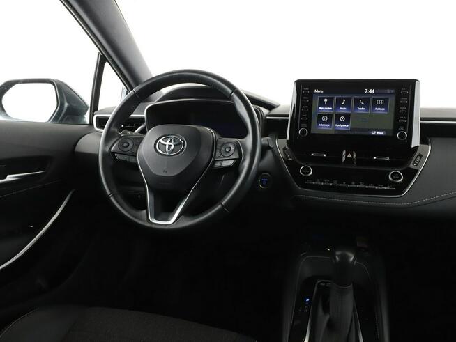 Toyota Corolla 184KM półskóra navi kamera grzane fotele ładowarka indukcyjna hak ACC