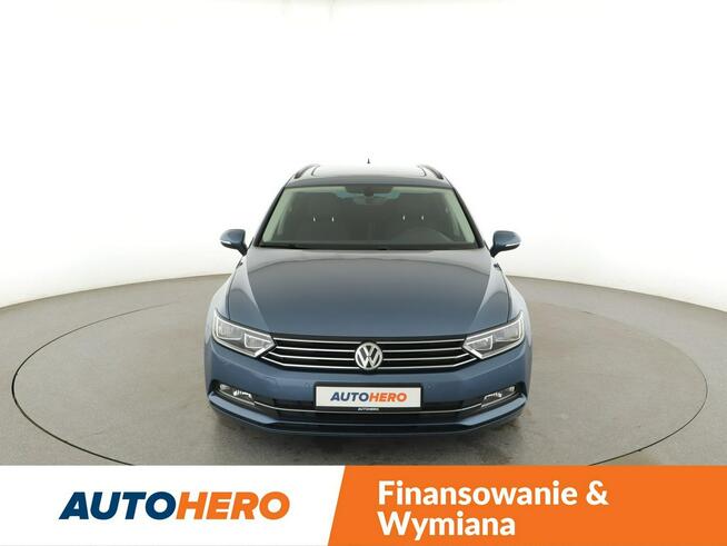 Volkswagen Passat panorama klima auto grzane fotele klima auto czujniki parkowania