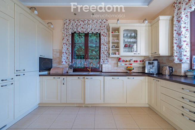 Komfortowy i stylowy dom z basenem