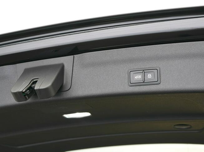 Audi A6 40TDI Quattro Sline B&O Virtual Matrix Nav Tempomat Kamera Hak HeadUp