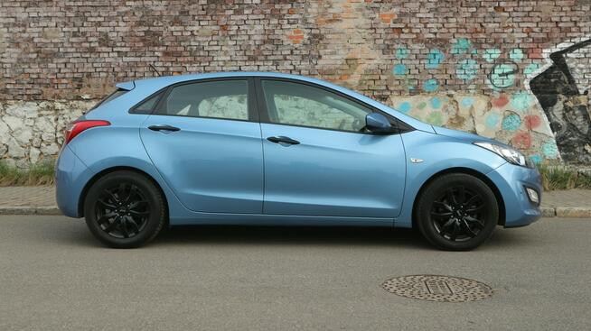 Hyundai i30 -Niski Przebieg-Tempomat-Lampy LED-Nowe Opony-Czujniki Parkowania