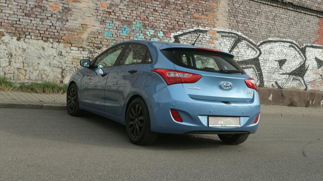 Hyundai i30 -Niski Przebieg-Tempomat-Lampy LED-Nowe Opony-Czujniki Parkowania