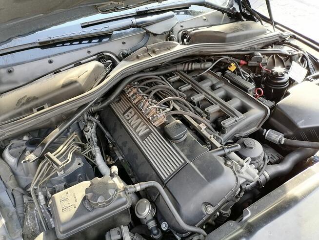 BMW E60 520i 2.2 170km