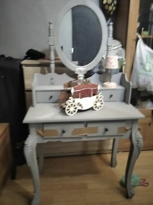 Toaletka oraz wóz dla kolekcjonerów