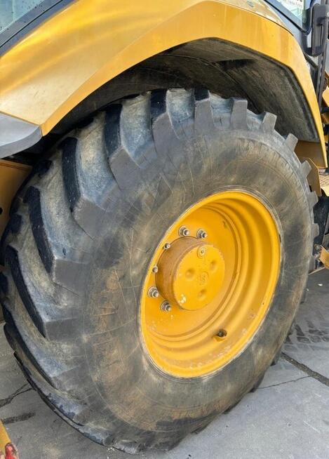 KOPARKO-ŁADOWARKA MARKI CATERPILLAR 432F2